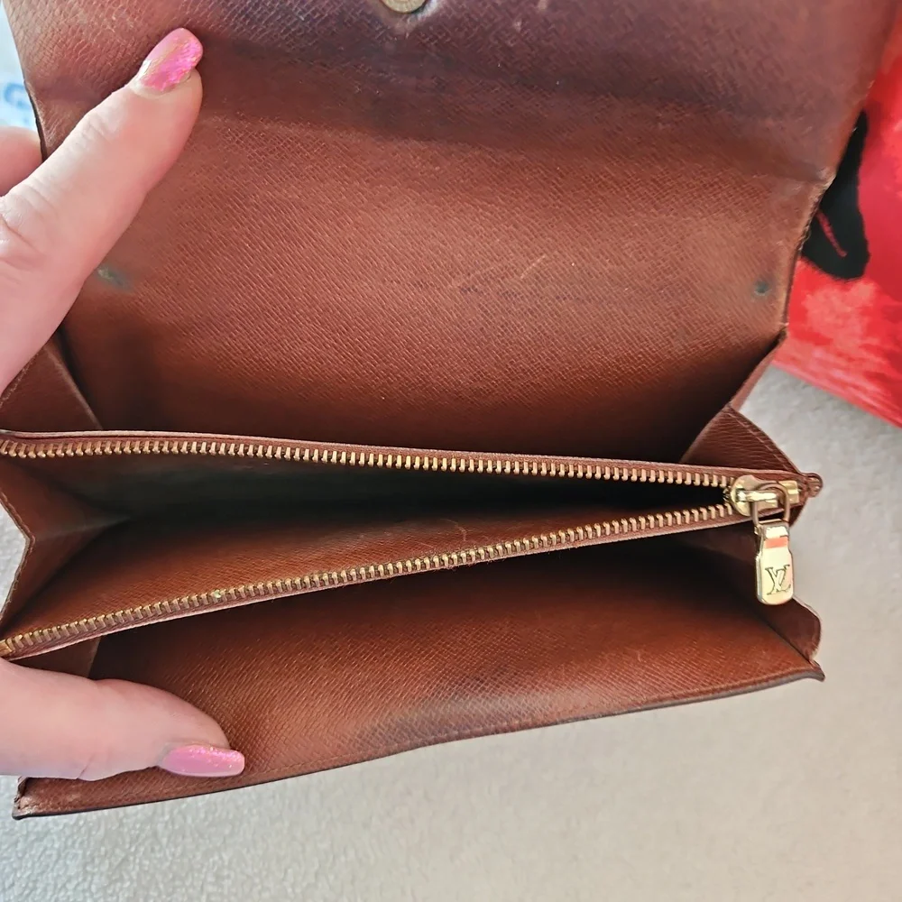 AUTHENTIC Full Inclusion Vintage Louis Vuitton Brown Monogram Sarah Long Wallet. - Picture 6 of 10